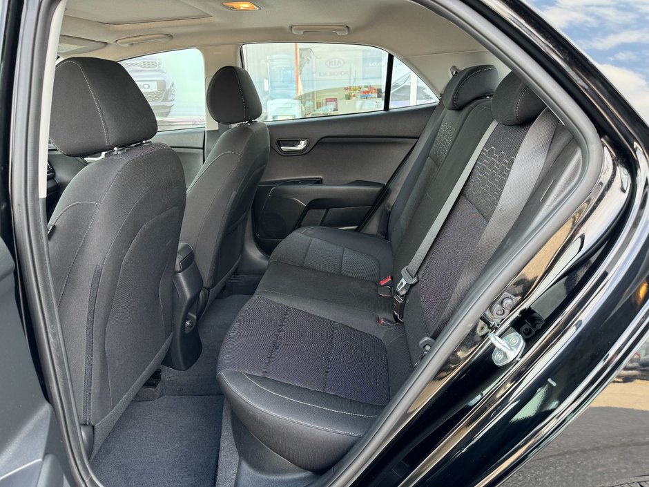 2023 Kia Rio 5-door EX Premium-38