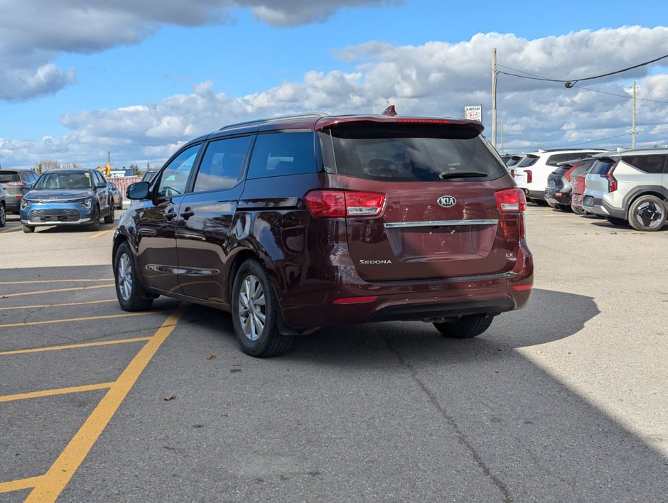 2018 Kia Sedona LX-2