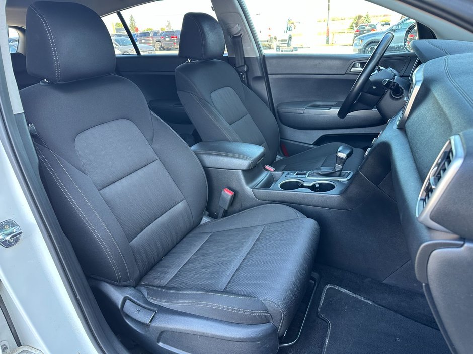 Kia Sportage EX S 2022-8