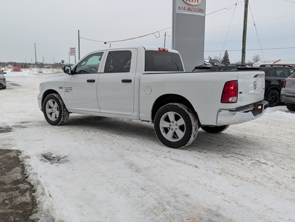 Ram 1500 Classic SLT 4x4 Crew Cab 5'7 Box 2022-2