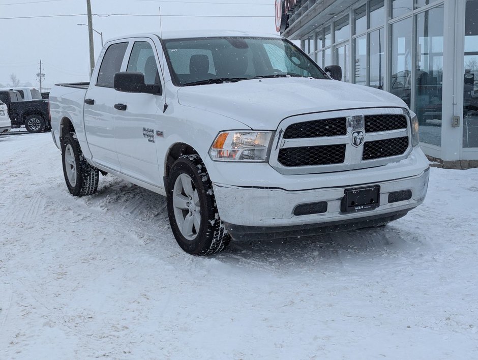 Ram 1500 Classic SLT 4x4 Crew Cab 5'7 Box 2022-4