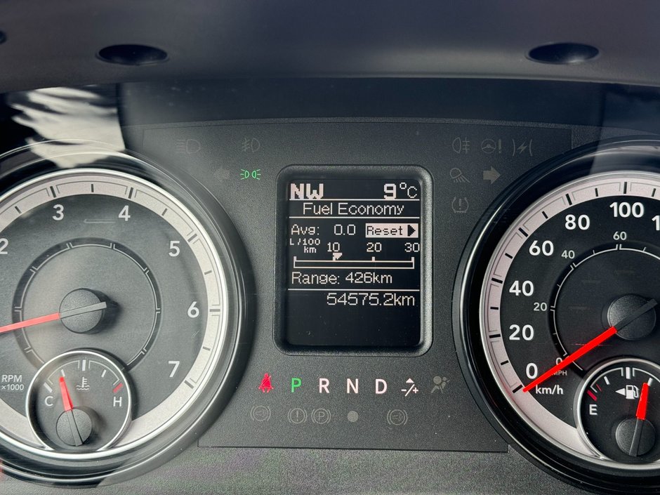 2022 Ram 1500 Classic SLT 4x4 Crew Cab 5'7 Box-16