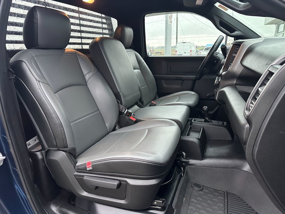 Ram 3500 Tradesman 2023-8