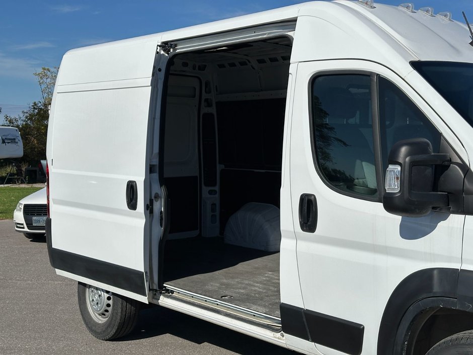 2025 Ram ProMaster Cargo Van Tradesman-28