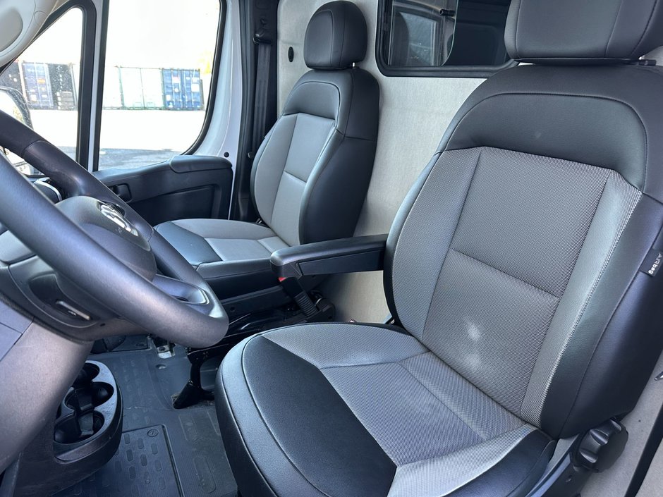 2025 Ram ProMaster Cargo Van Tradesman-10