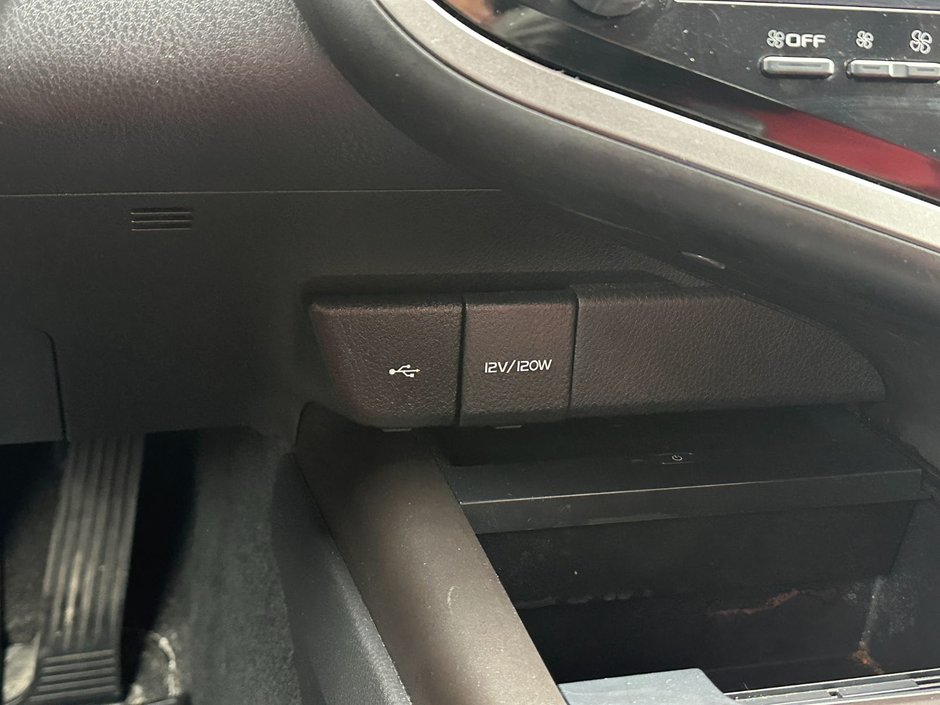 Toyota Camry XSE 2022-28