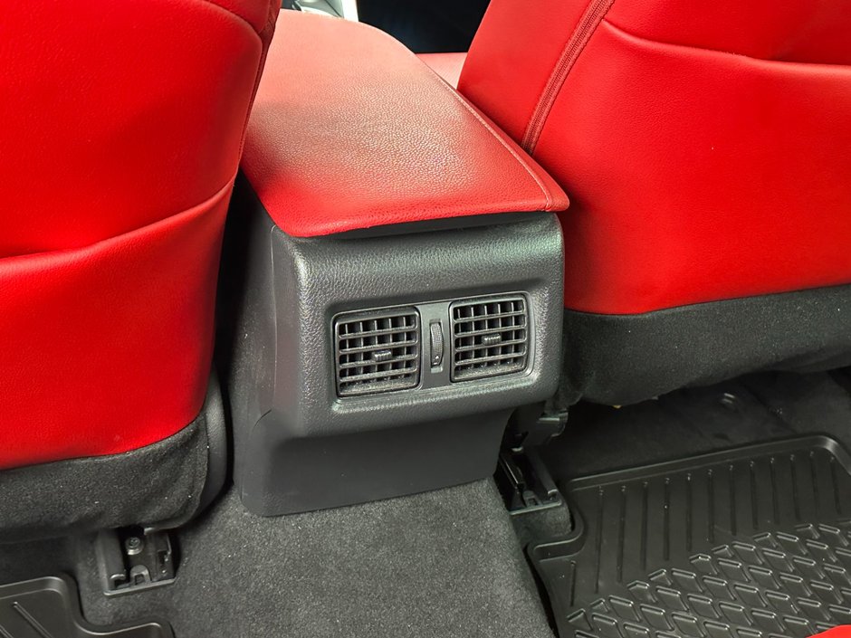 Toyota Camry XSE 2022-36