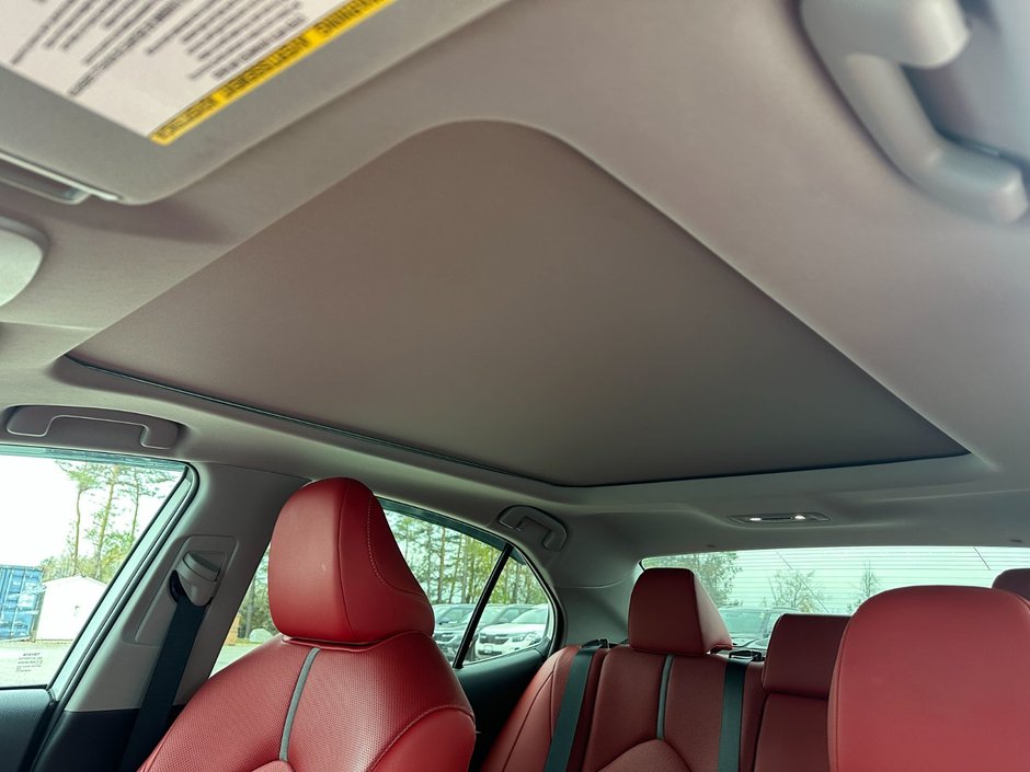 Toyota Camry XSE 2022-31