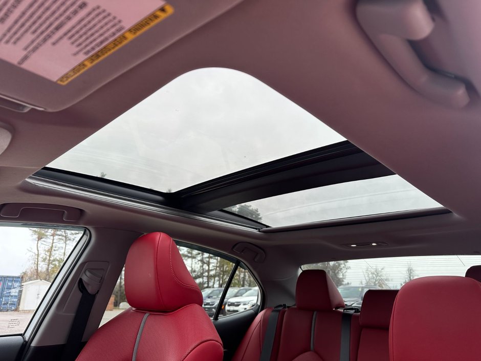 Toyota Camry XSE 2022-32