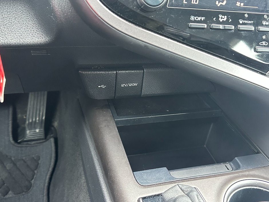 Toyota Camry SE 2024-27