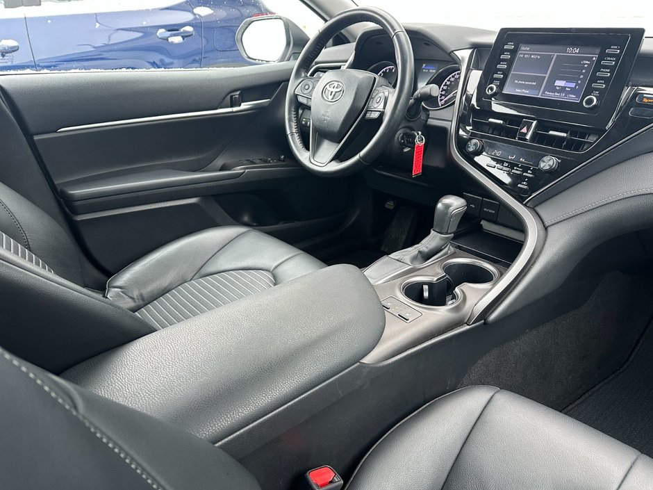 Toyota Camry SE 2024-20