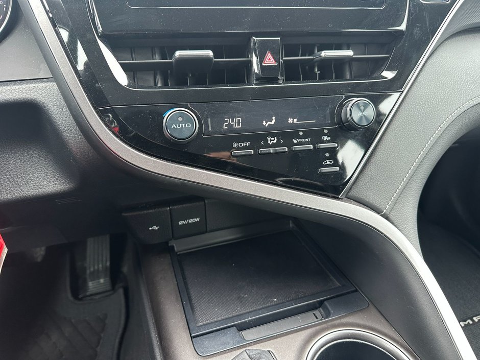 Toyota Camry SE 2024-26