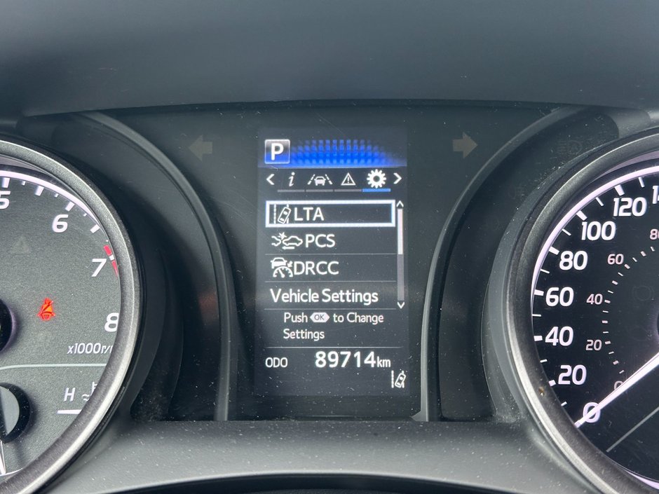 Toyota Camry SE 2024-18