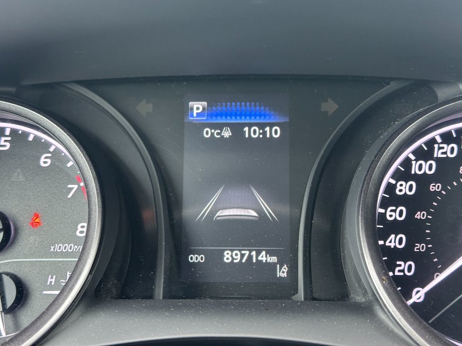 Toyota Camry SE 2024-16