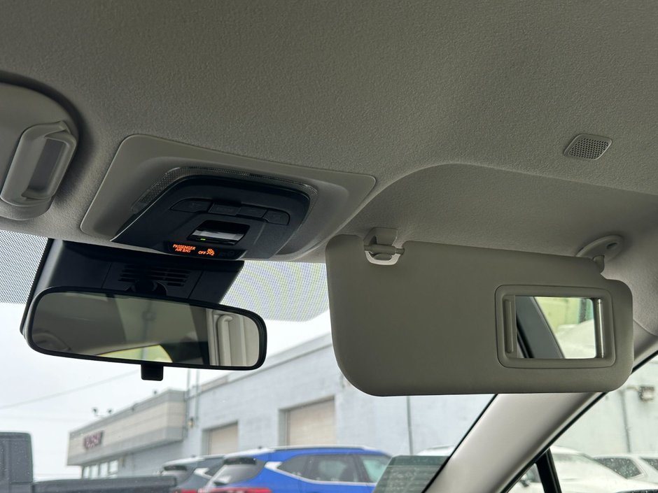 Toyota Corolla Hybrid LE 2024-33