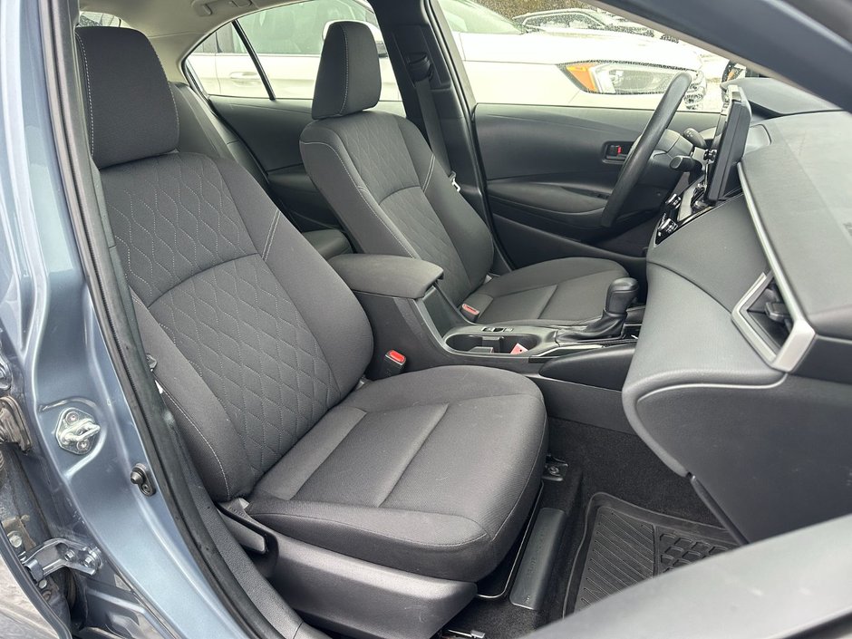 Toyota Corolla Hybrid LE 2024-8