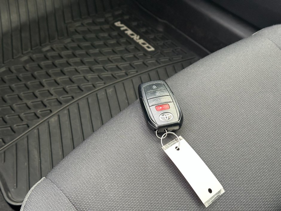 Toyota Corolla Hybrid LE 2024-9