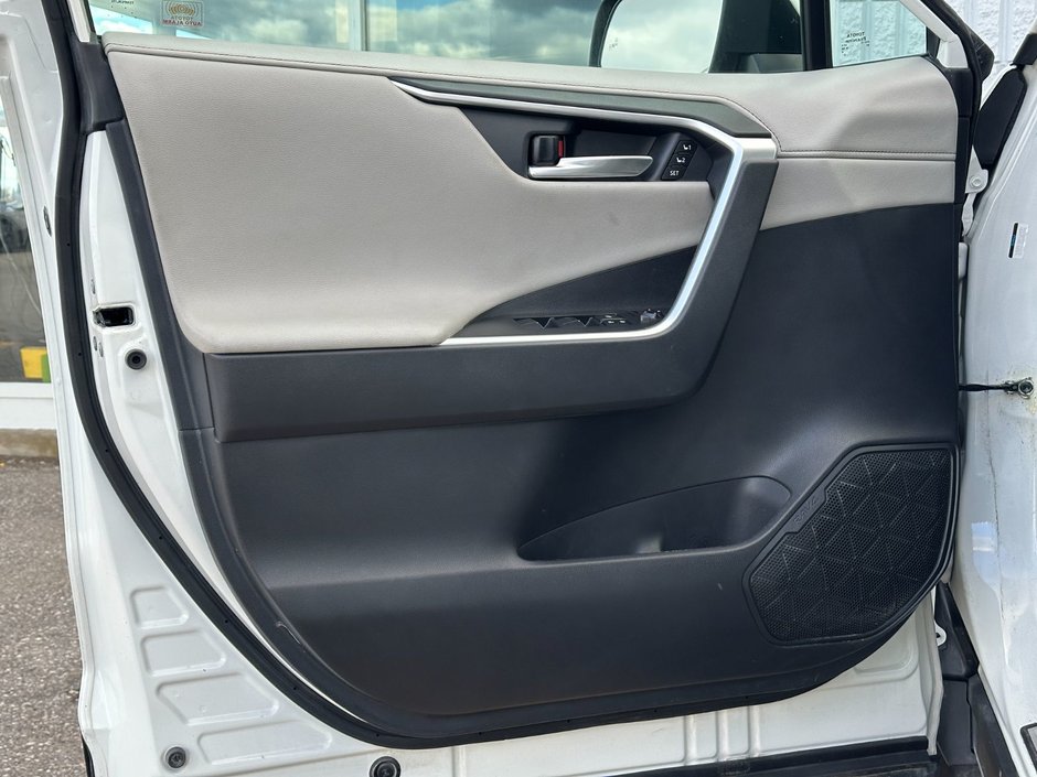 2020 Toyota RAV4 Limited-6