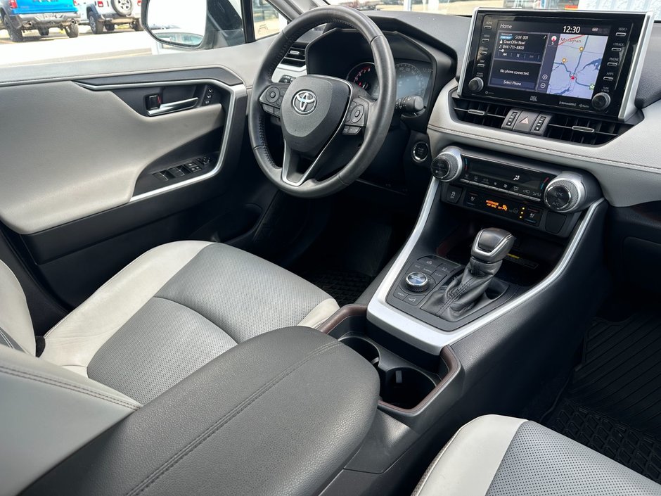 2020 Toyota RAV4 Limited-24