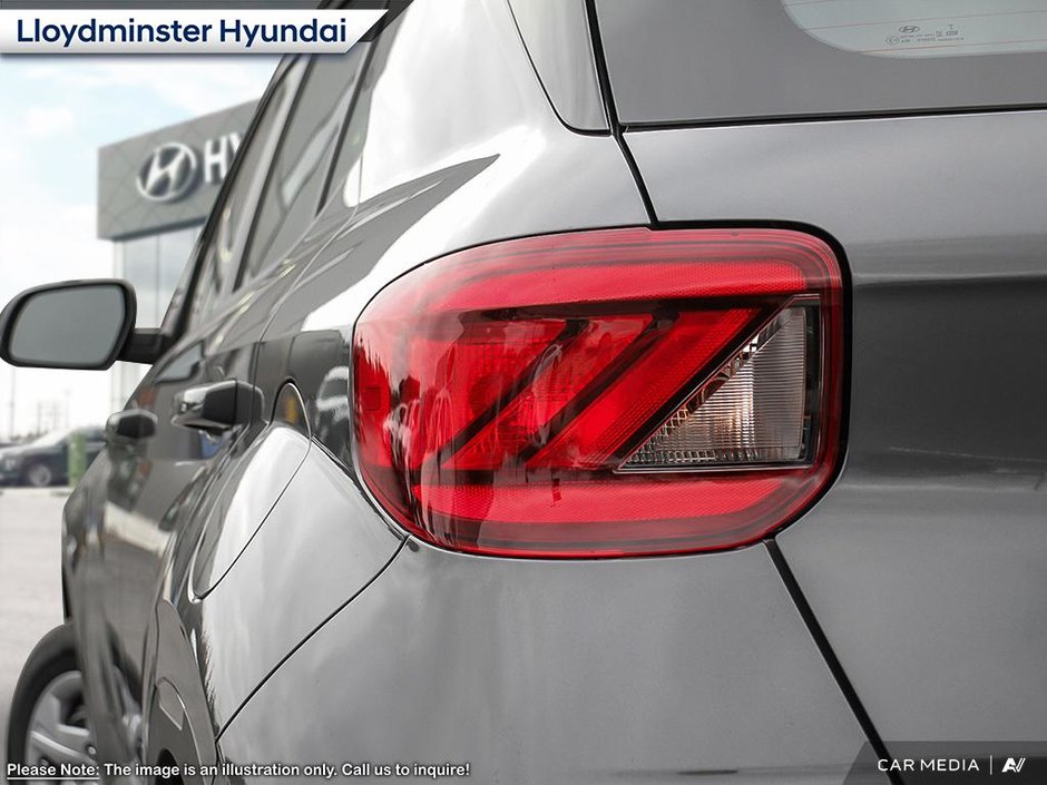 2025 Hyundai Venue Preferred-10