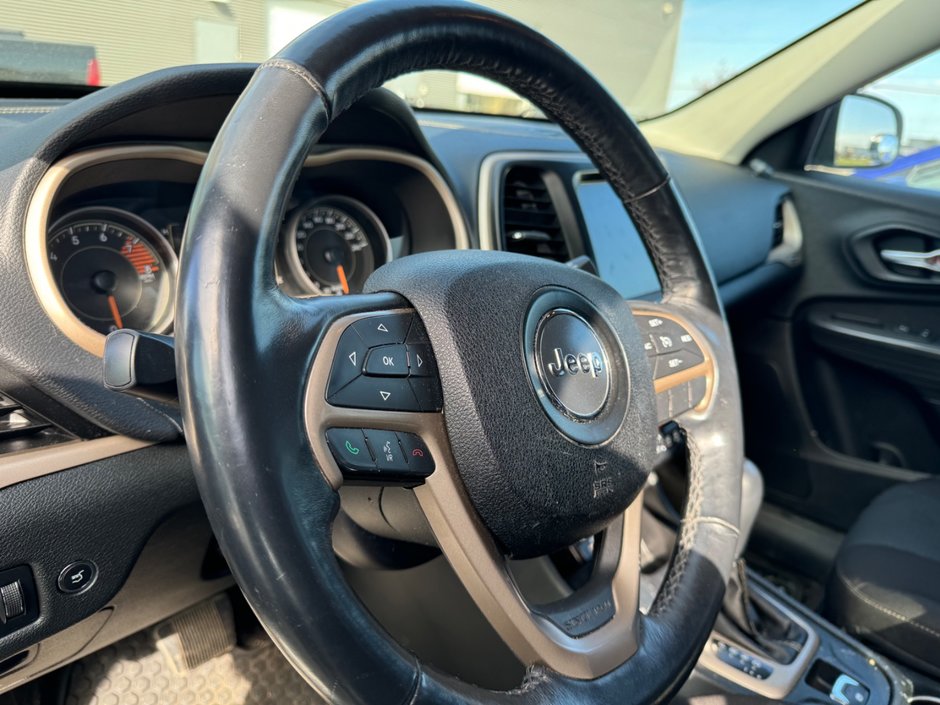 2016 Jeep Cherokee North-9