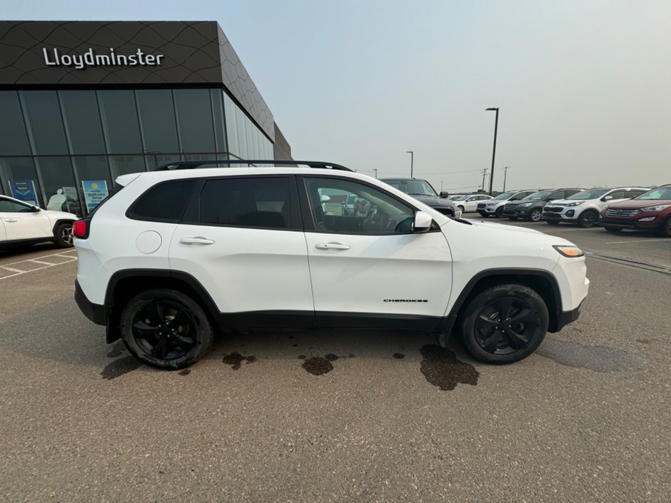 2016 Jeep Cherokee North-7