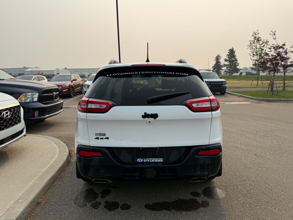 2016 Jeep Cherokee North-5