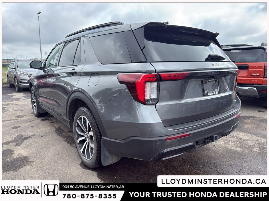 2025 Ford Explorer ST-Line-7