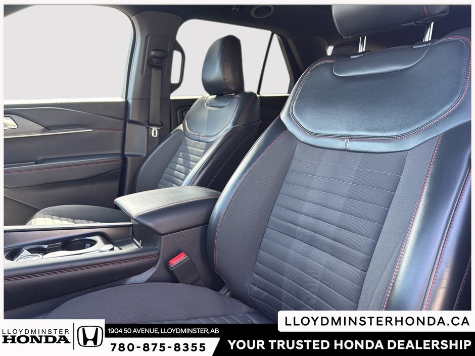 2025 Ford Explorer ST-Line-12