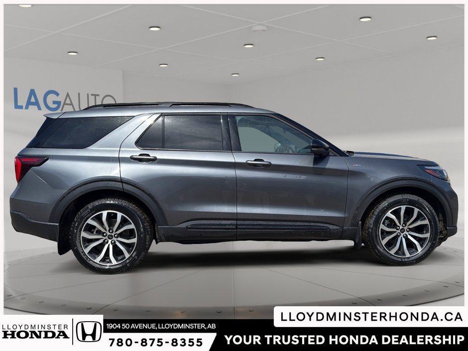 2025 Ford Explorer ST-Line-4