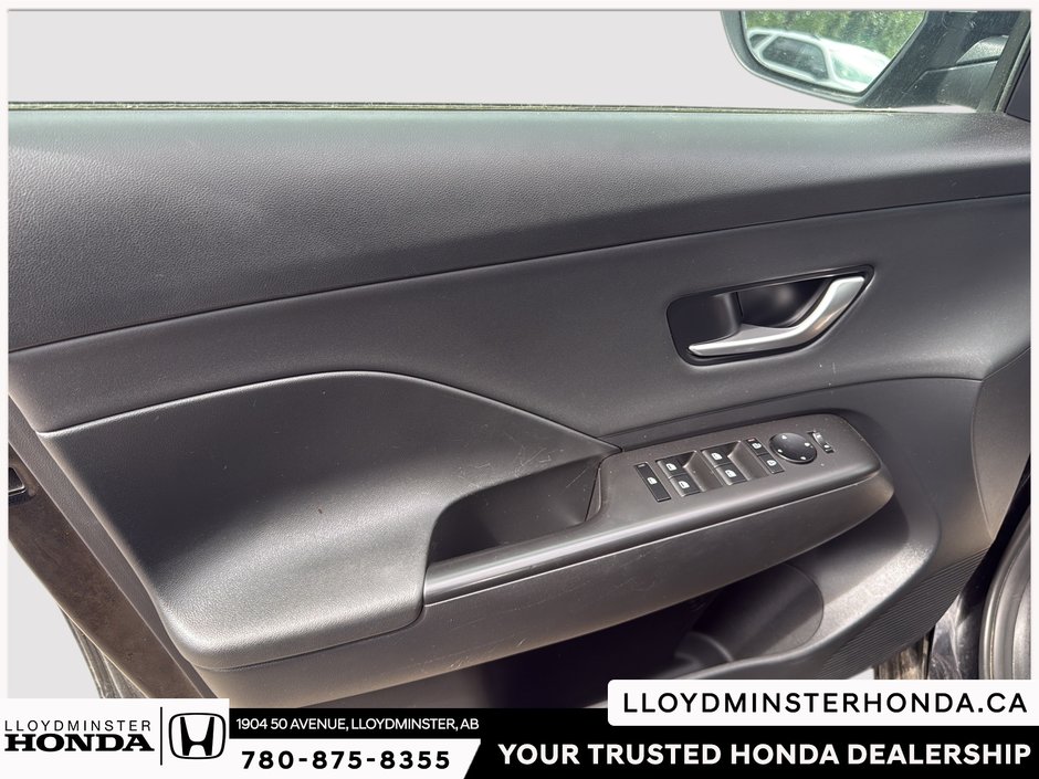 2025 Hyundai Kona 2.0L Preferred-13
