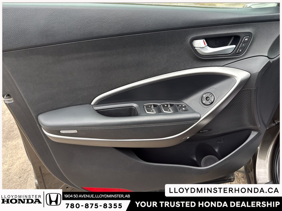 2014 Hyundai Santa Fe Sport 2.0T Limited-14