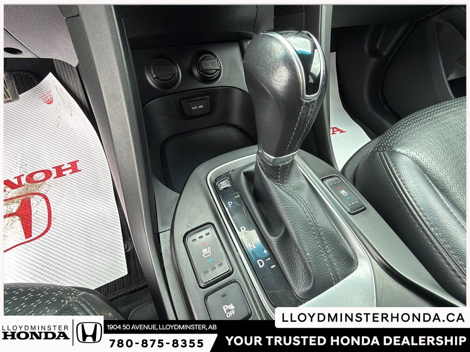 2014 Hyundai Santa Fe Sport 2.0T Limited-17