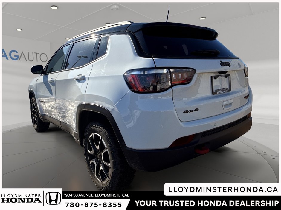 2025 Jeep Compass Trailhawk-5