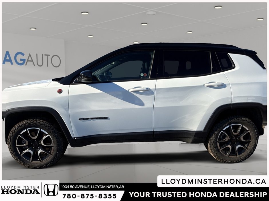 2025 Jeep Compass Trailhawk-3