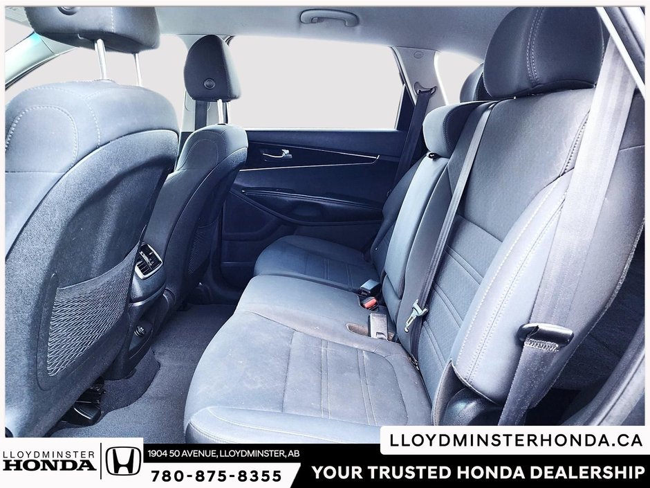 2020 Kia Sorento LX-12
