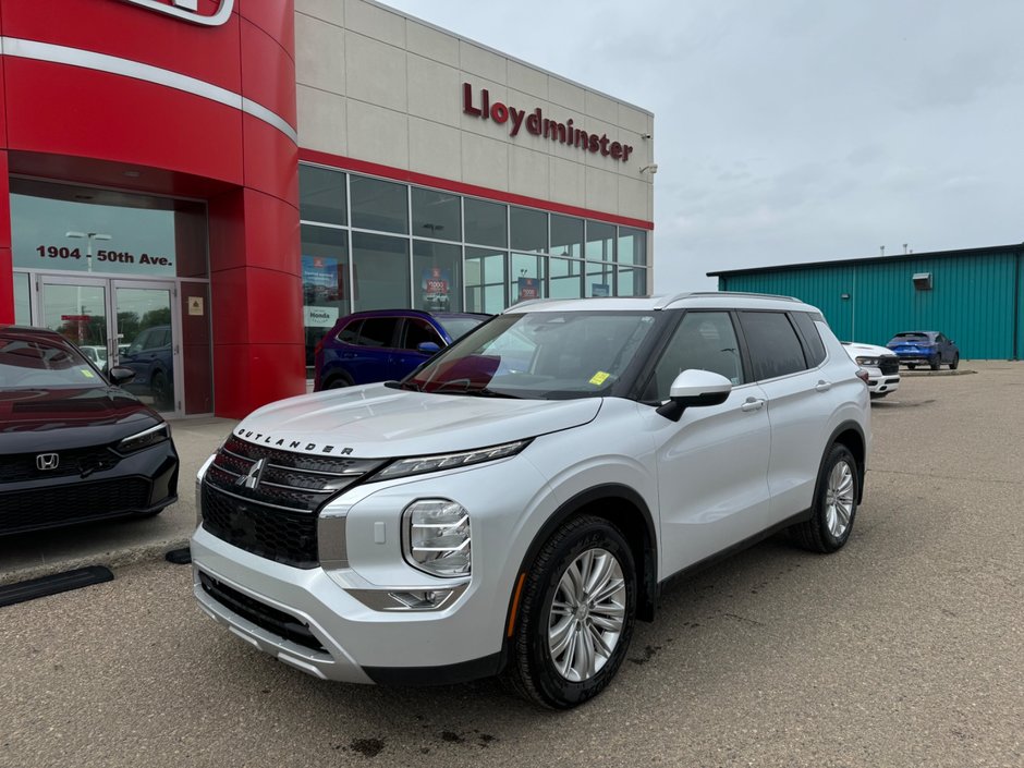 2022  Outlander in Lloydminster, Saskatchewan