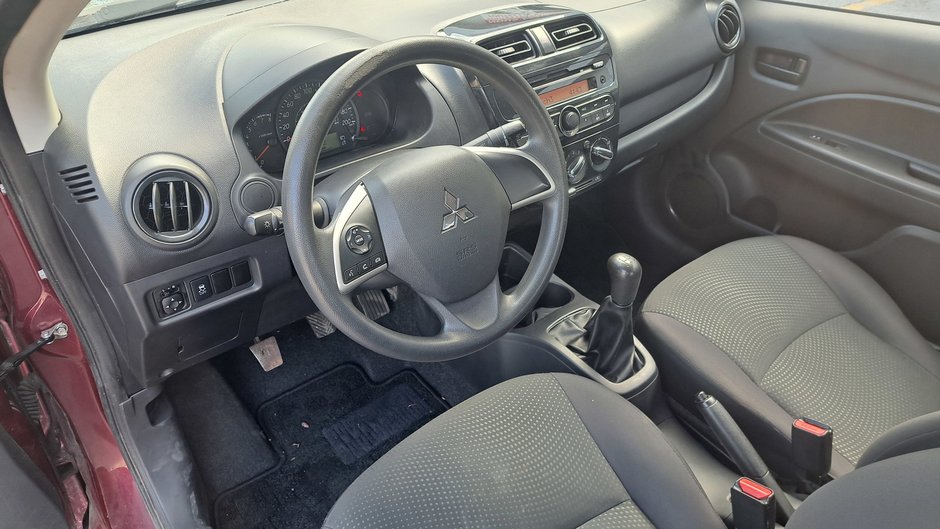 Autos Mitsubishi Mirage G4 ES 2017-9