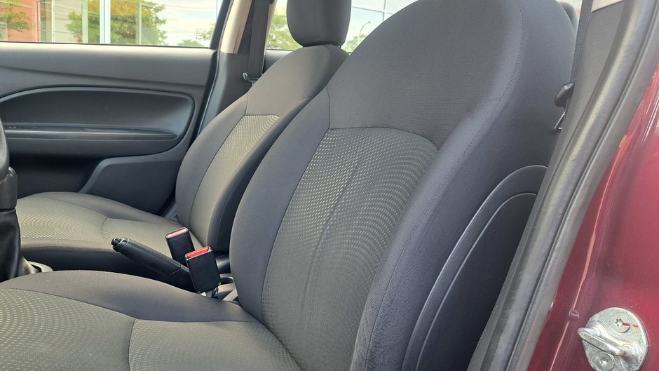 Autos Mitsubishi Mirage G4 ES 2017-8