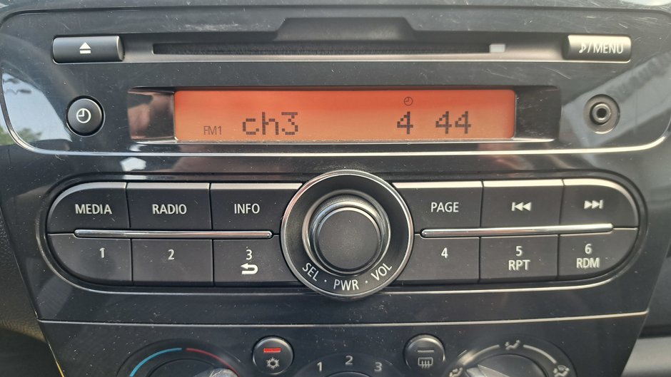 Autos Mitsubishi Mirage G4 ES 2017-16