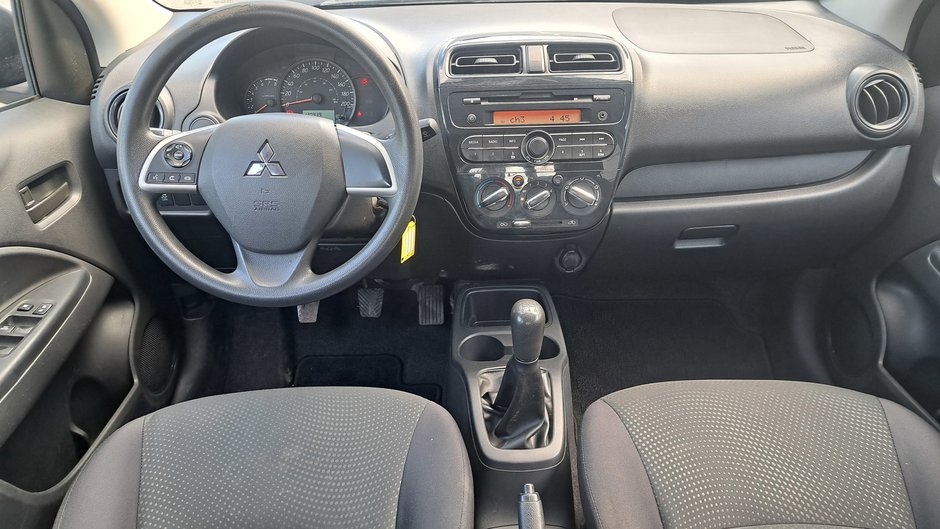Autos Mitsubishi Mirage G4 ES 2017-26