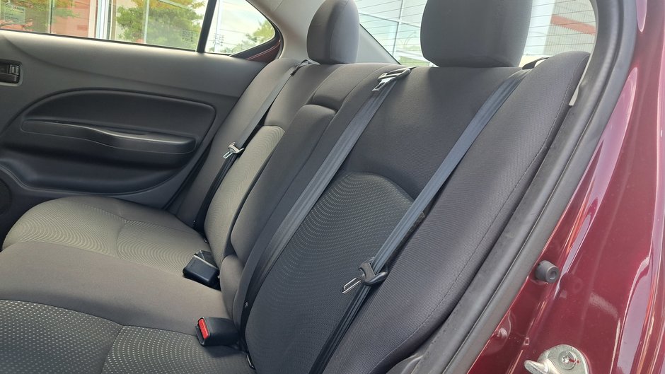 Autos Mitsubishi Mirage G4 ES 2017-24