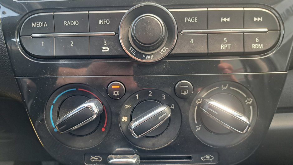 Autos Mitsubishi Mirage G4 ES 2017-17