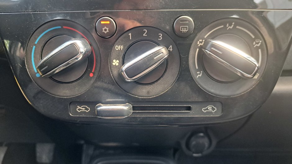 Autos Mitsubishi Mirage G4 ES 2017-18