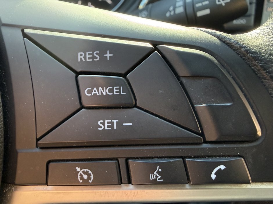 2018 Nissan Rogue S-17