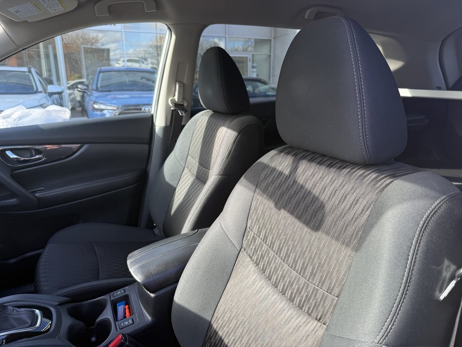 2018 Nissan Rogue S-11