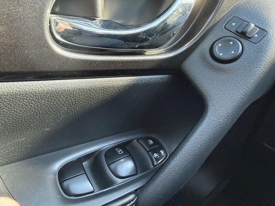 2018 Nissan Rogue S-59