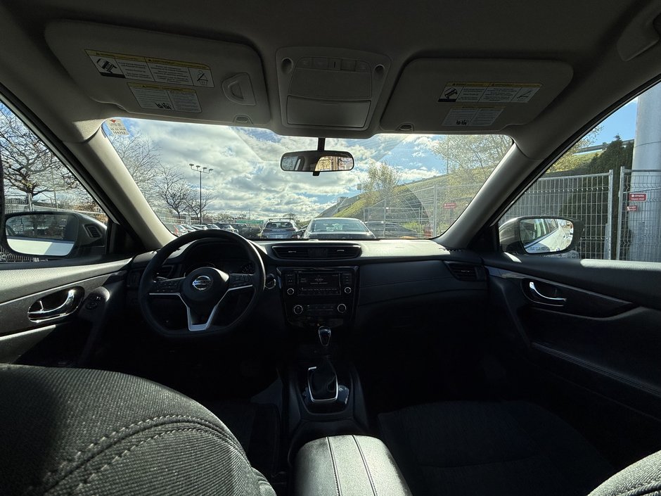 2018 Nissan Rogue S-33