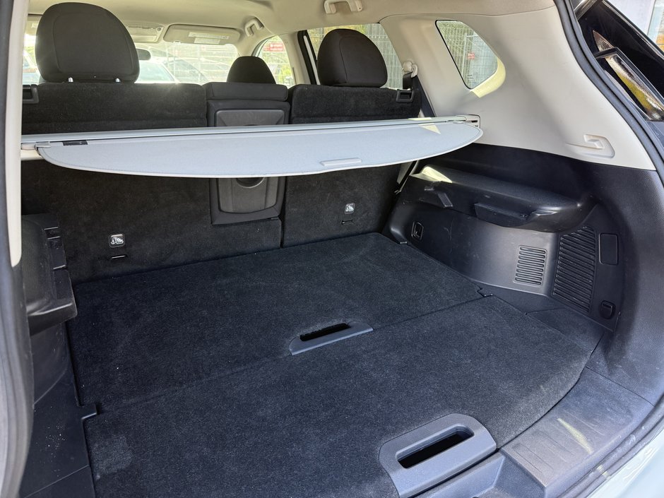 2018 Nissan Rogue S-36