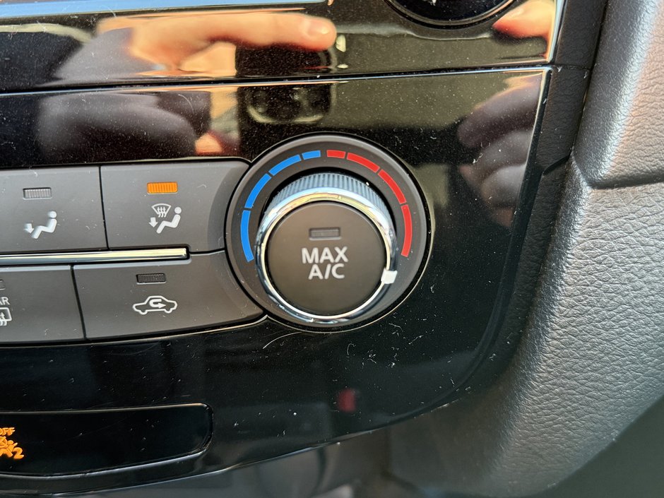 2018 Nissan Rogue SV-28